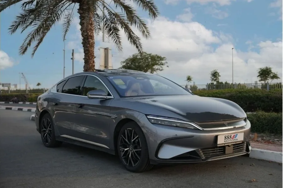 Private Limousine Transfer in Hurghada – Comfortable Ride for Up to 3 People